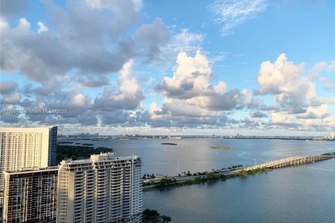 Condo in Miami, Florida, 2 bedrooms  № 1812326 - photo 21
