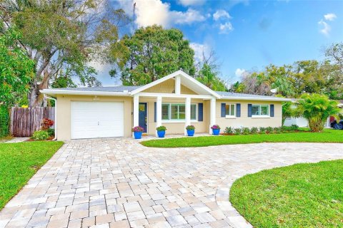 Casa en venta en Belleair, Florida, 3 dormitorios, 158.31 m2 № 1567607 - foto 1