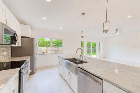 Casa en venta en Belleair, Florida, 3 dormitorios, 158.31 m2 № 1567607 - foto 13