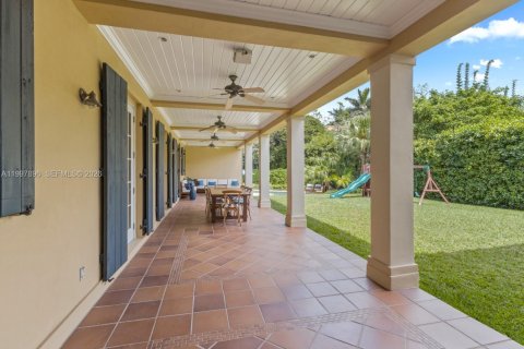 House in Key Biscayne, Florida 5 bedrooms, 503.62 sq.m. № 2256211 - photo 8