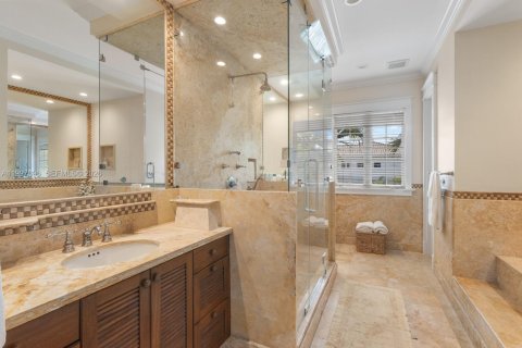 House in Key Biscayne, Florida 5 bedrooms, 503.62 sq.m. № 2256211 - photo 29