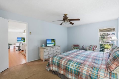 Townhouse in Fort Myers, Florida 2 bedrooms, 111.48 sq.m. № 2100861 - photo 20