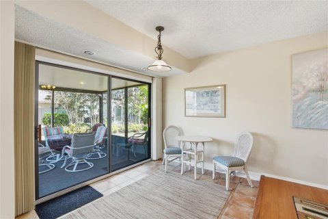 Townhouse in Fort Myers, Florida 2 bedrooms, 111.48 sq.m. № 2100861 - photo 12