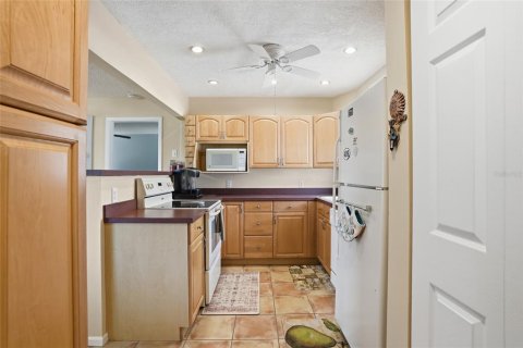 Townhouse in Fort Myers, Florida 2 bedrooms, 111.48 sq.m. № 2100861 - photo 16