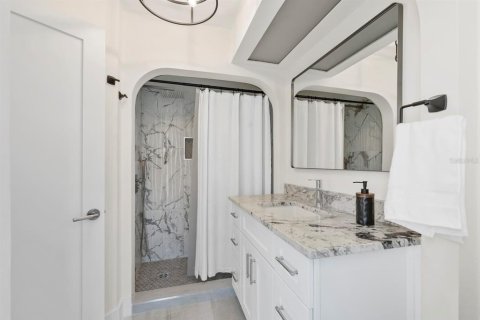 Townhouse in Naples, Florida 3 bedrooms, 199.18 sq.m. № 1521475 - photo 23