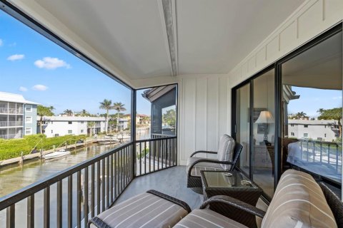 Townhouse in Naples, Florida 3 bedrooms, 199.18 sq.m. № 1521475 - photo 30