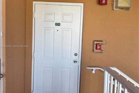 Condo in Hialeah, Florida, 2 bedrooms  № 2086620 - photo 2