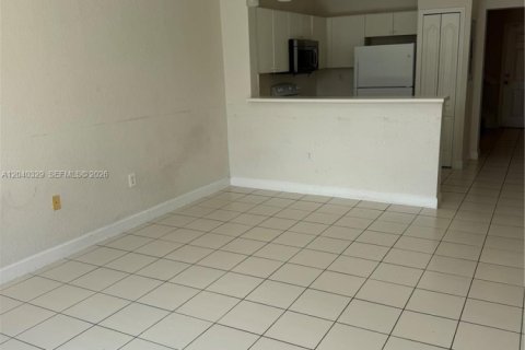 Condo in Hialeah, Florida, 2 bedrooms  № 2086620 - photo 4