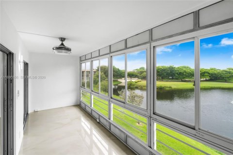 Condo in Coconut Creek, Florida, 2 bedrooms  № 1995450 - photo 11