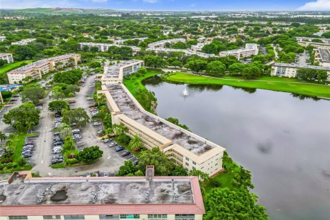 Condo in Coconut Creek, Florida, 2 bedrooms  № 1995450 - photo 27