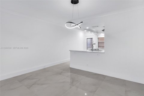 Condo in Coconut Creek, Florida, 2 bedrooms  № 1995450 - photo 4