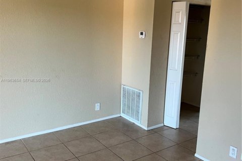 Copropriété à louer à Lake Worth, Floride: 1 chambre, 50.17 m2 № 2025636 - photo 4