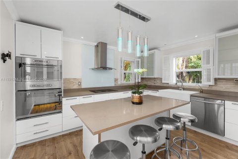 Casa en venta en Miami, Florida, 2 dormitorios, 250.19 m2 № 1992265 - foto 14
