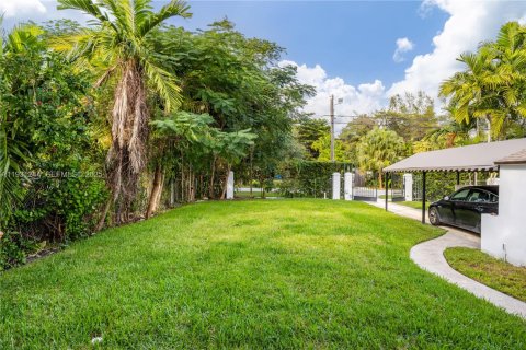 Casa en venta en Miami, Florida, 2 dormitorios, 250.19 m2 № 1992265 - foto 3