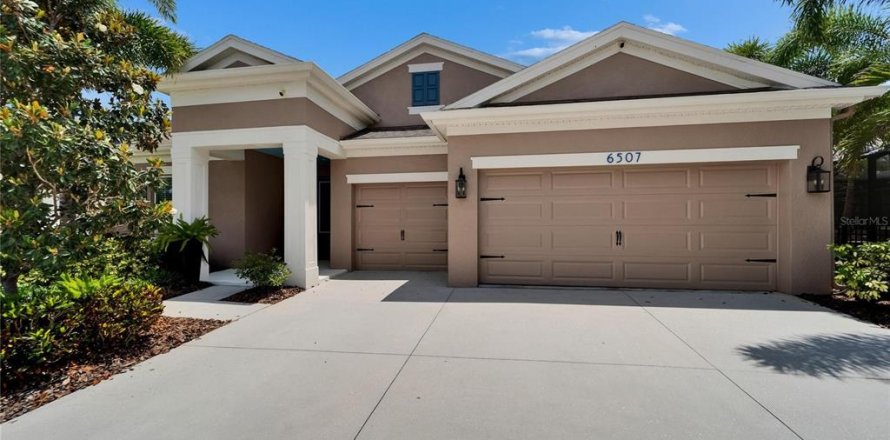 House in Apollo Beach, Florida 4 bedrooms, 241.27 sq.m. № 1919823