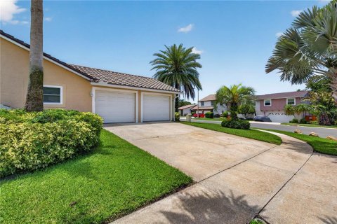 House in Palm Harbor, Florida 3 bedrooms, 213.58 sq.m. № 2238710 - photo 6