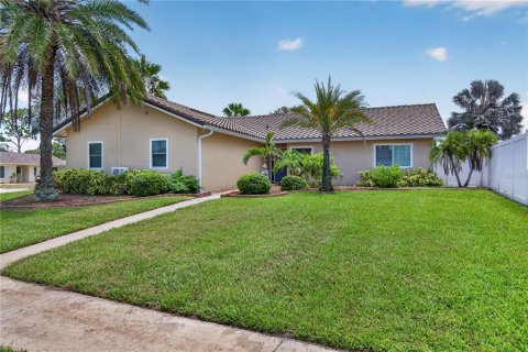 House in Palm Harbor, Florida 3 bedrooms, 213.58 sq.m. № 2238710 - photo 2