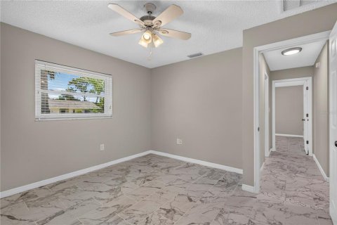House in Palm Harbor, Florida 3 bedrooms, 213.58 sq.m. № 2238710 - photo 29