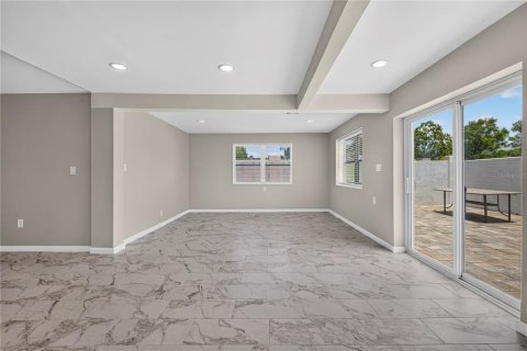 House in Palm Harbor, Florida 3 bedrooms, 213.58 sq.m. № 2238710 - photo 15