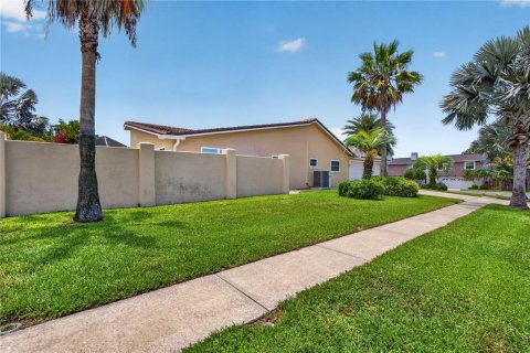 House in Palm Harbor, Florida 3 bedrooms, 213.58 sq.m. № 2238710 - photo 4