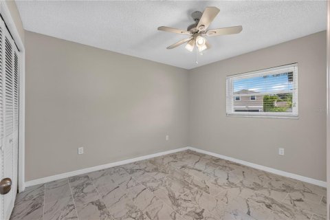 House in Palm Harbor, Florida 3 bedrooms, 213.58 sq.m. № 2238710 - photo 23