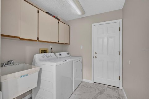 House in Palm Harbor, Florida 3 bedrooms, 213.58 sq.m. № 2238710 - photo 30