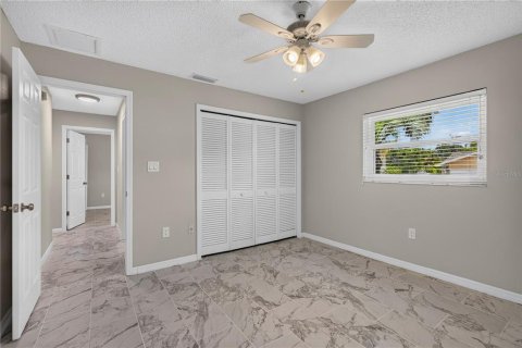 House in Palm Harbor, Florida 3 bedrooms, 213.58 sq.m. № 2238710 - photo 25