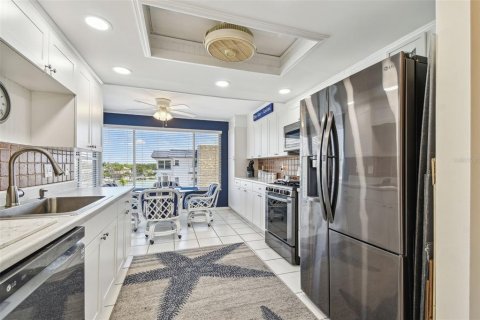 Condominio en venta en Gulfport, Florida, 2 dormitorios, 131.92 m2 № 1677534 - foto 9
