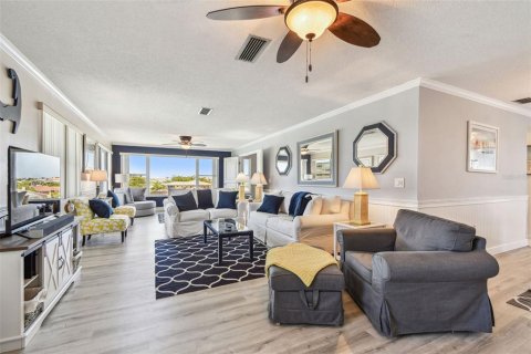 Condominio en venta en Gulfport, Florida, 2 dormitorios, 131.92 m2 № 1677534 - foto 18