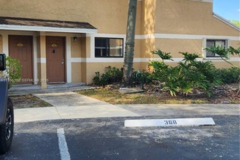 Condo in Pembroke Pines, Florida, 2 bedrooms  № 2059173