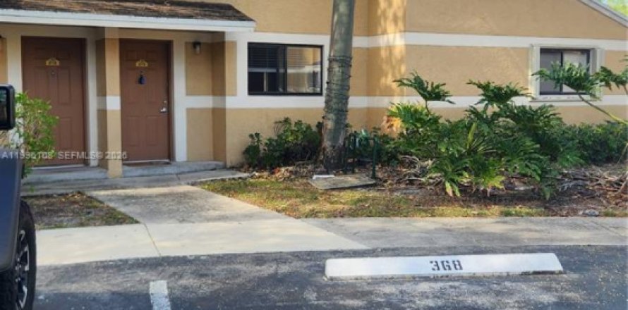 Condo in Pembroke Pines, Florida, 2 bedrooms  № 2059173