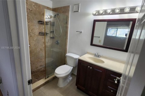 Condo in Pembroke Pines, Florida, 2 bedrooms  № 2059173 - photo 17