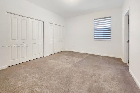 Villa ou maison à louer à Homestead, Floride: 3 chambres, 223.24 m2 № 1928189 - photo 13