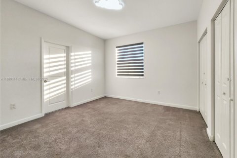 Villa ou maison à louer à Homestead, Floride: 3 chambres, 223.24 m2 № 1928189 - photo 11