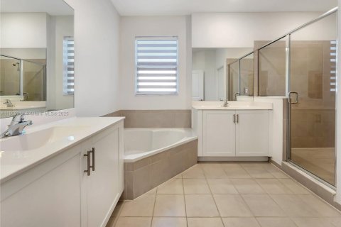 Villa ou maison à louer à Homestead, Floride: 3 chambres, 223.24 m2 № 1928189 - photo 8