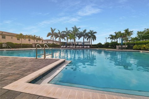 Villa ou maison à louer à Homestead, Floride: 3 chambres, 223.24 m2 № 1928189 - photo 24