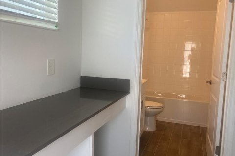 Casa en alquiler en Kissimmee, Florida, 4 dormitorios, 189.89 m2 № 1820727 - foto 4