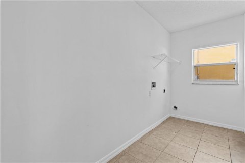 House in Kissimmee, Florida 4 bedrooms, 264.49 sq.m. № 2101934 - photo 23
