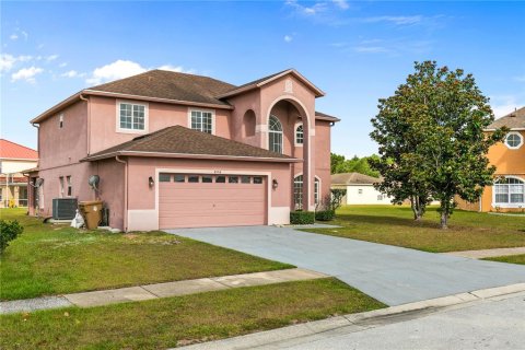 House in Kissimmee, Florida 4 bedrooms, 264.49 sq.m. № 2101934 - photo 2