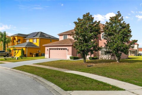 House in Kissimmee, Florida 4 bedrooms, 264.49 sq.m. № 2101934 - photo 4