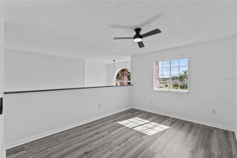 House in Kissimmee, Florida 4 bedrooms, 264.49 sq.m. № 2101934 - photo 29