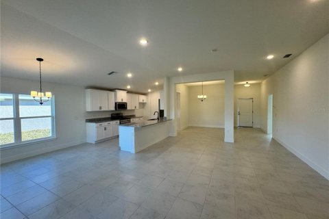 House in North Port, Florida 3 bedrooms, 183.02 sq.m. № 1534131 - photo 3