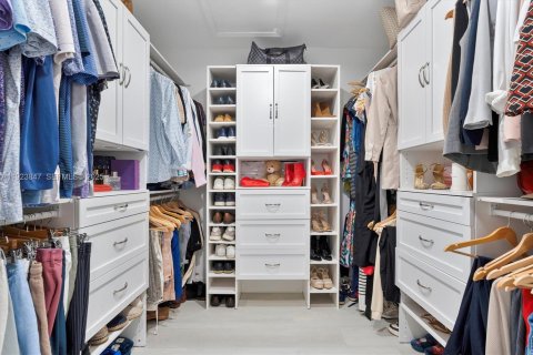 Casa en venta en Miami, Florida, 3 dormitorios, 180.23 m2 № 1983662 - foto 16