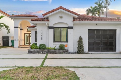 Casa en venta en Miami, Florida, 3 dormitorios, 180.23 m2 № 1983662 - foto 29