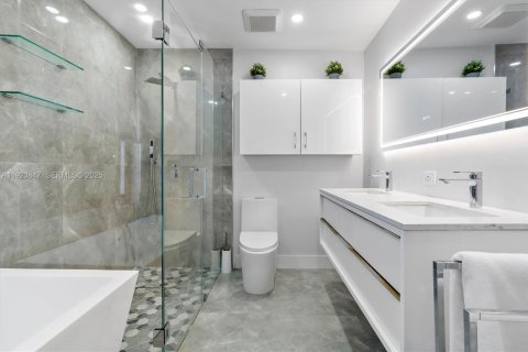 Casa en venta en Miami, Florida, 3 dormitorios, 180.23 m2 № 1983662 - foto 18