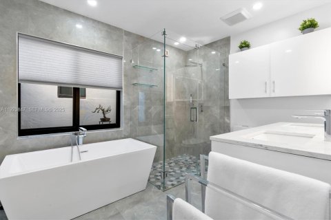 Casa en venta en Miami, Florida, 3 dormitorios, 180.23 m2 № 1983662 - foto 17