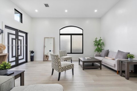 Casa en venta en Miami, Florida, 3 dormitorios, 180.23 m2 № 1983662 - foto 6