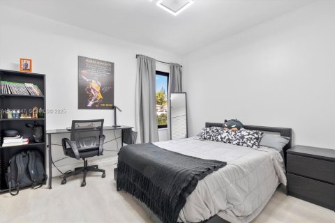 Casa en venta en Miami, Florida, 3 dormitorios, 180.23 m2 № 1983662 - foto 26