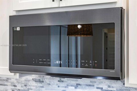 Casa en venta en Palm Bay, Florida, 3 dormitorios, 177.44 m2 № 1993324 - foto 19