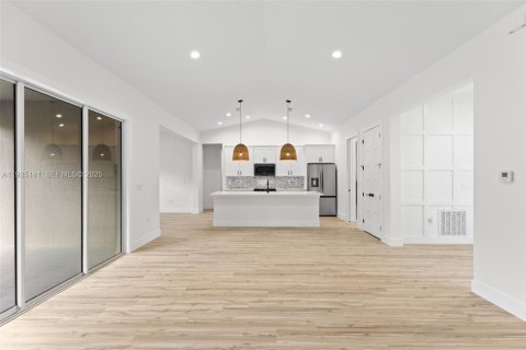 Casa en venta en Palm Bay, Florida, 3 dormitorios, 177.44 m2 № 1993324 - foto 9